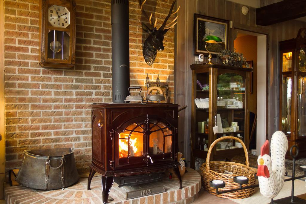 Le Petit Clocher Gite Touristique B & B Saint-Sauveur-des-Monts Zewnętrze zdjęcie