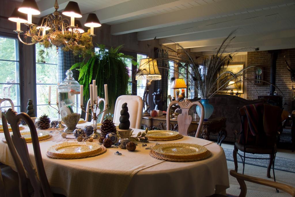 Le Petit Clocher Gite Touristique B & B Saint-Sauveur-des-Monts Zewnętrze zdjęcie
