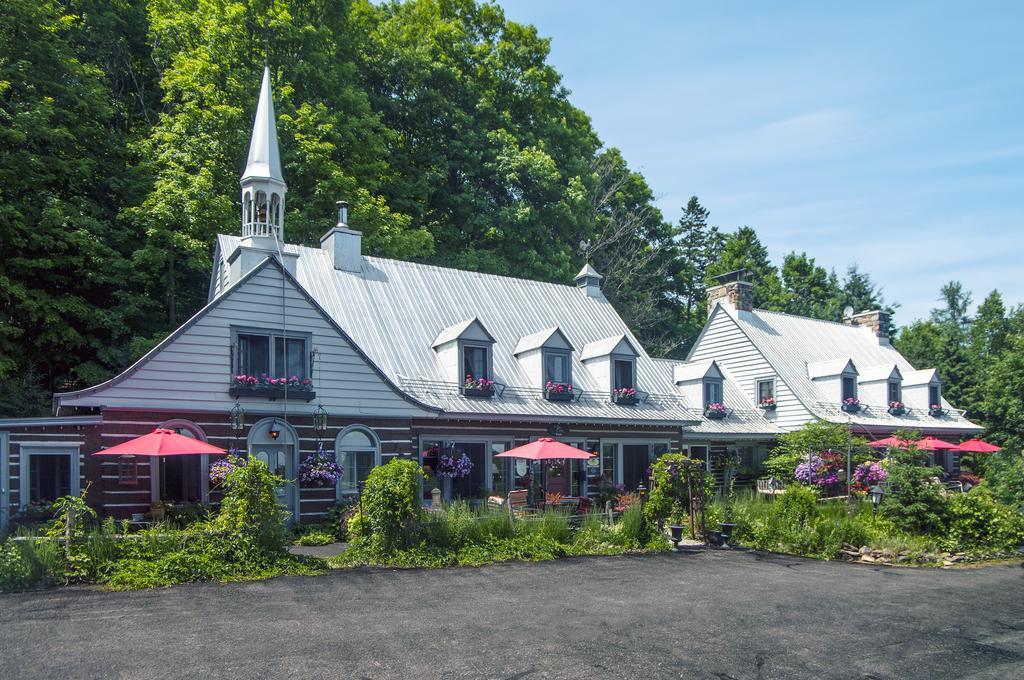 Le Petit Clocher Gite Touristique B & B Saint-Sauveur-des-Monts Zewnętrze zdjęcie