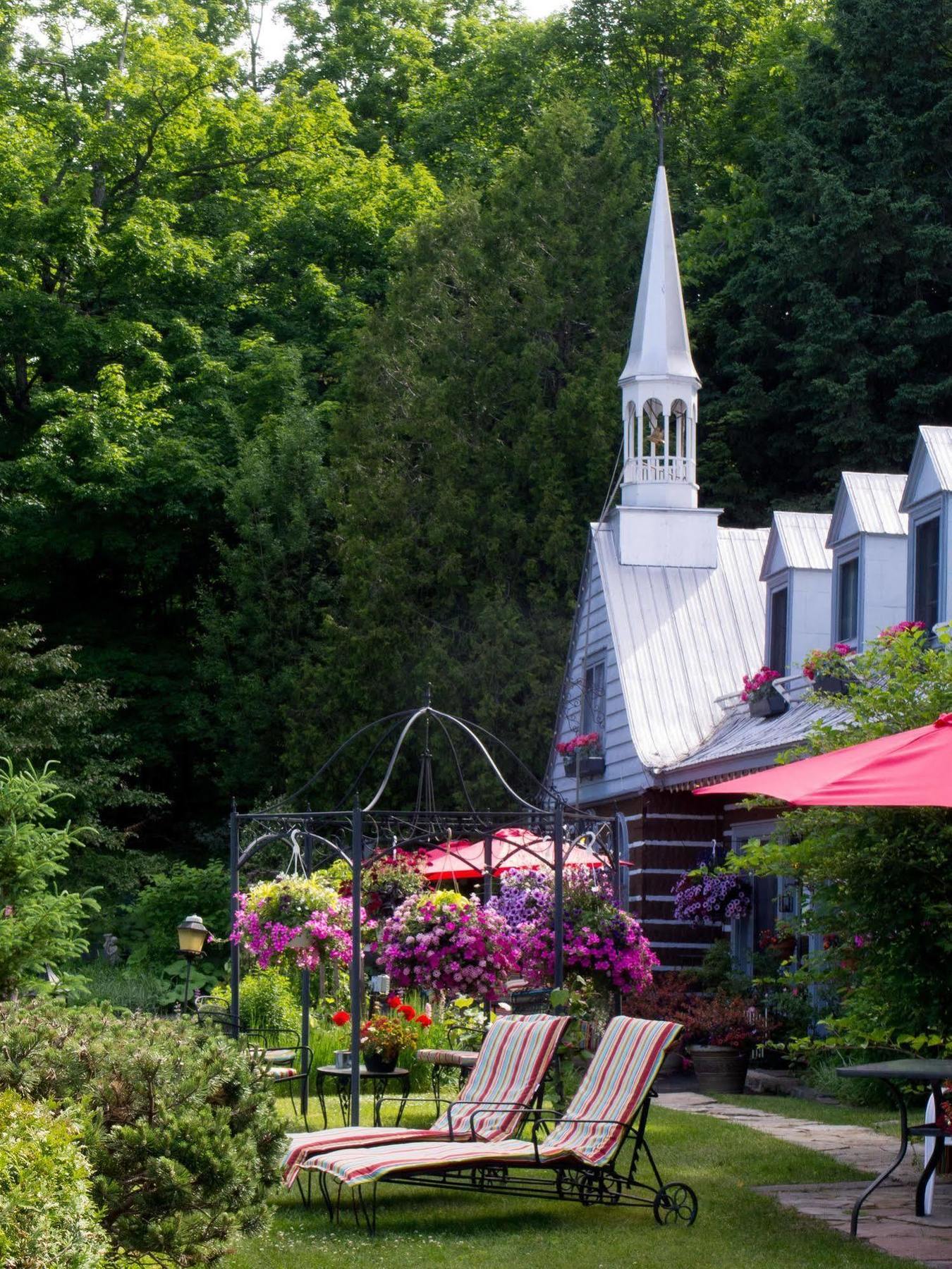 Le Petit Clocher Gite Touristique B & B Saint-Sauveur-des-Monts Zewnętrze zdjęcie