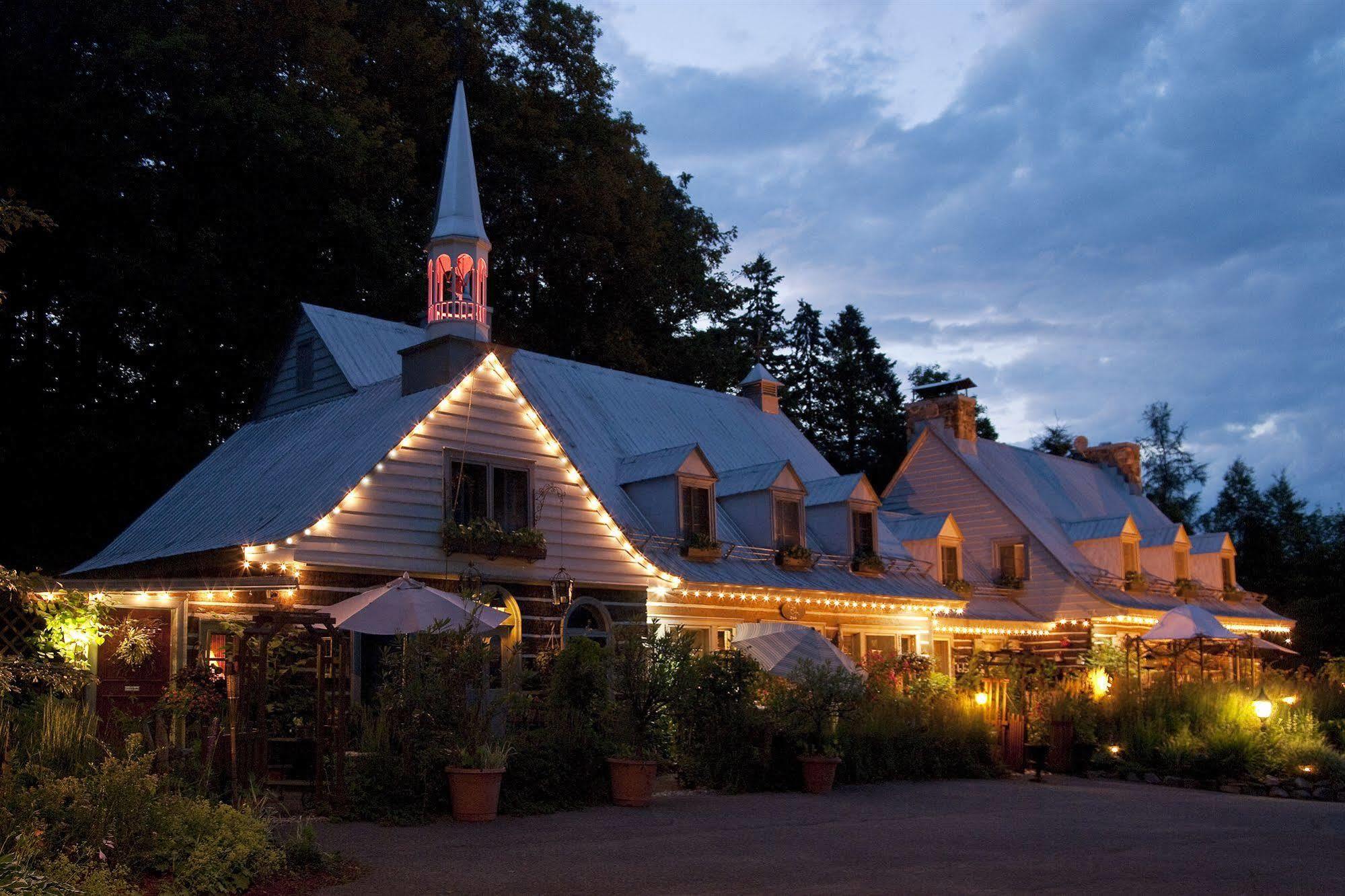 Le Petit Clocher Gite Touristique B & B Saint-Sauveur-des-Monts Zewnętrze zdjęcie