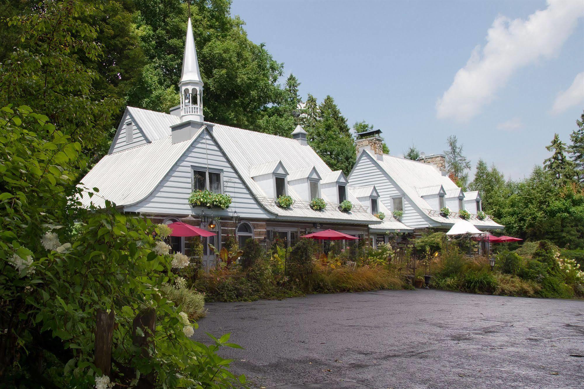 Le Petit Clocher Gite Touristique B & B Saint-Sauveur-des-Monts Zewnętrze zdjęcie