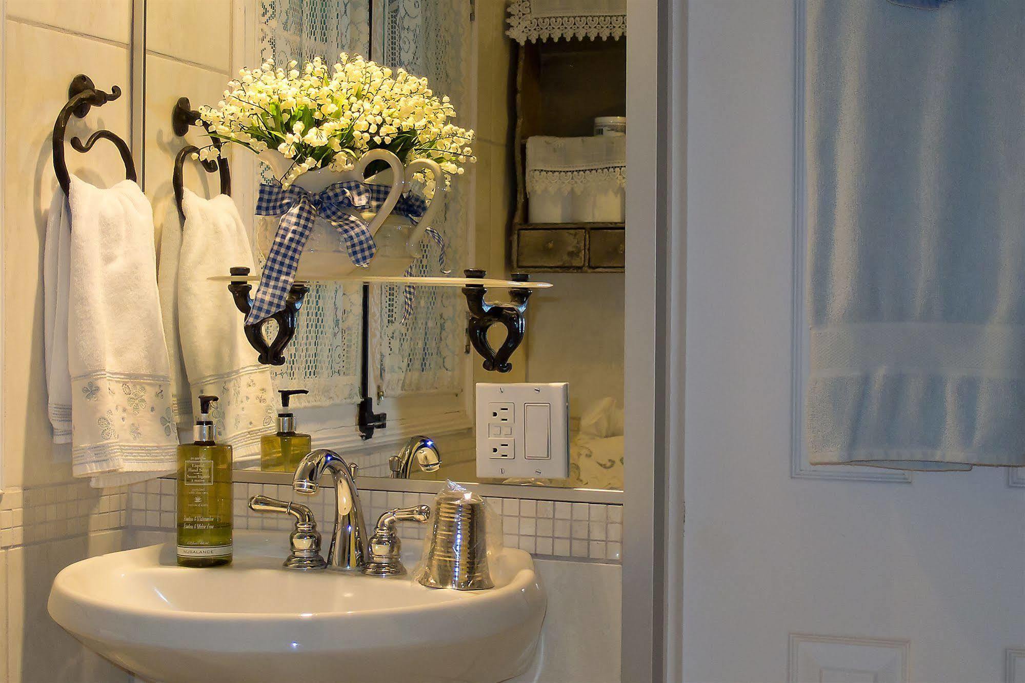 Le Petit Clocher Gite Touristique B & B Saint-Sauveur-des-Monts Zewnętrze zdjęcie
