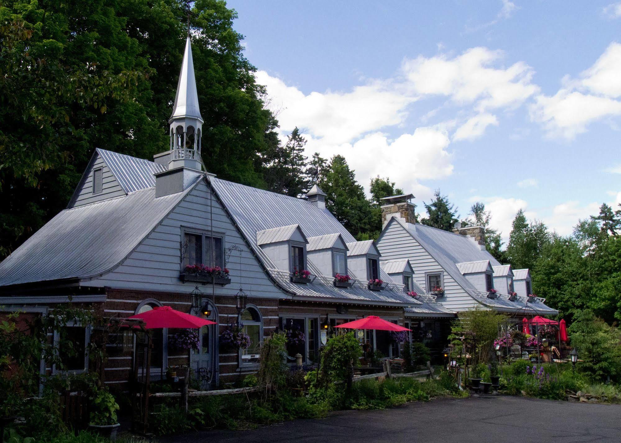 Le Petit Clocher Gite Touristique B & B Saint-Sauveur-des-Monts Zewnętrze zdjęcie