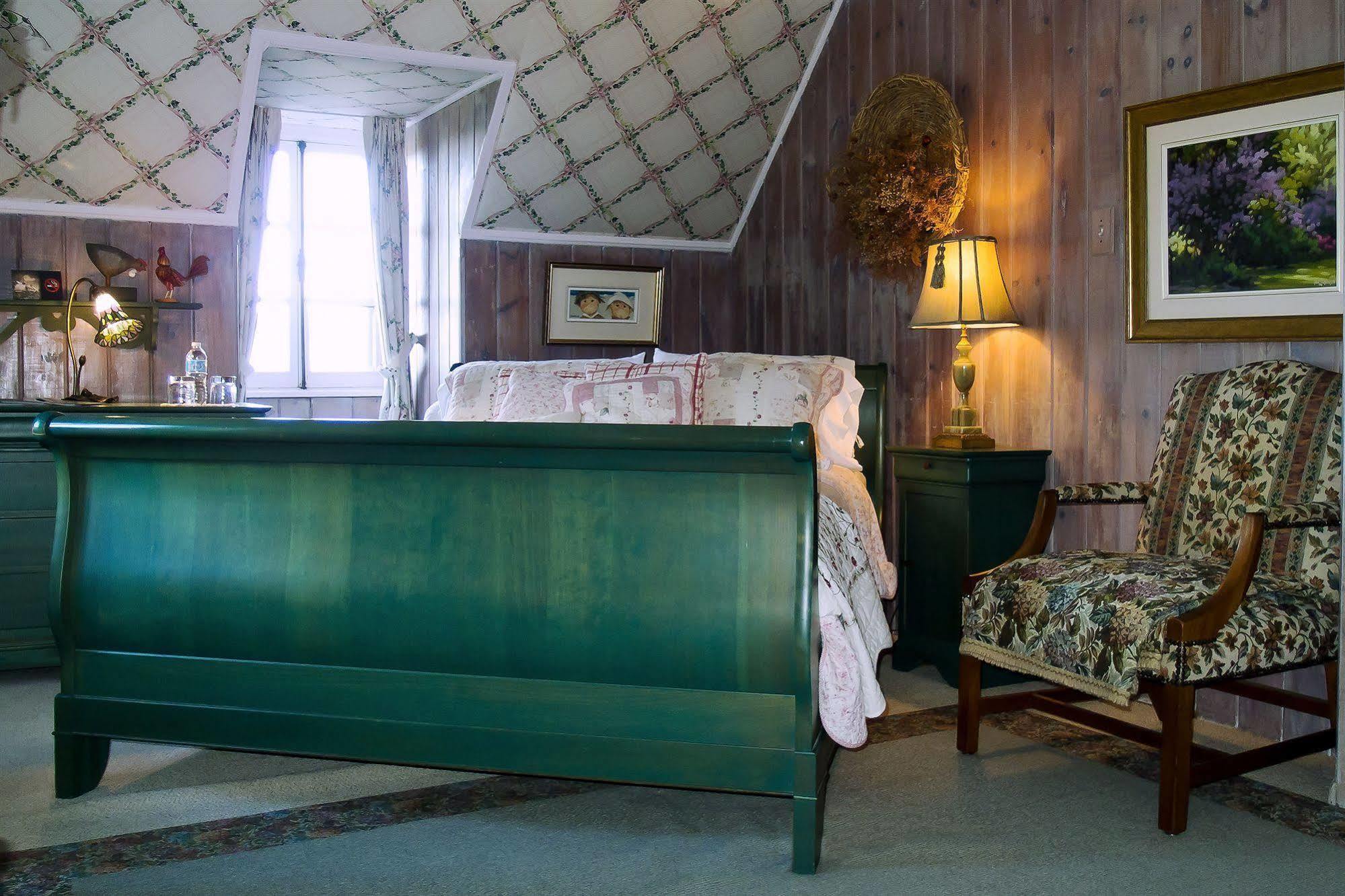 Le Petit Clocher Gite Touristique B & B Saint-Sauveur-des-Monts Zewnętrze zdjęcie
